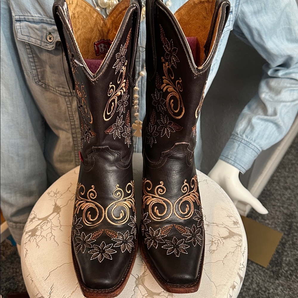 Women’s Dark Brown Embroidered Heeled Cowboy Boots - Picture 5 of 11